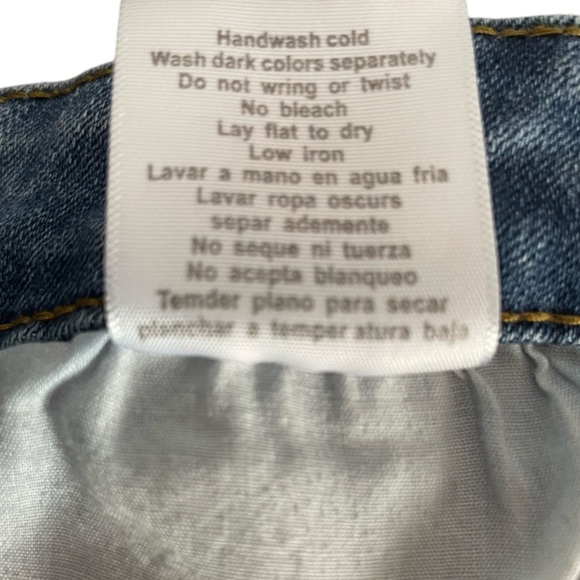 Judy Blue Relaxed Fit Distressed Blue Jeans. Size 32 - Picture 8 of 8